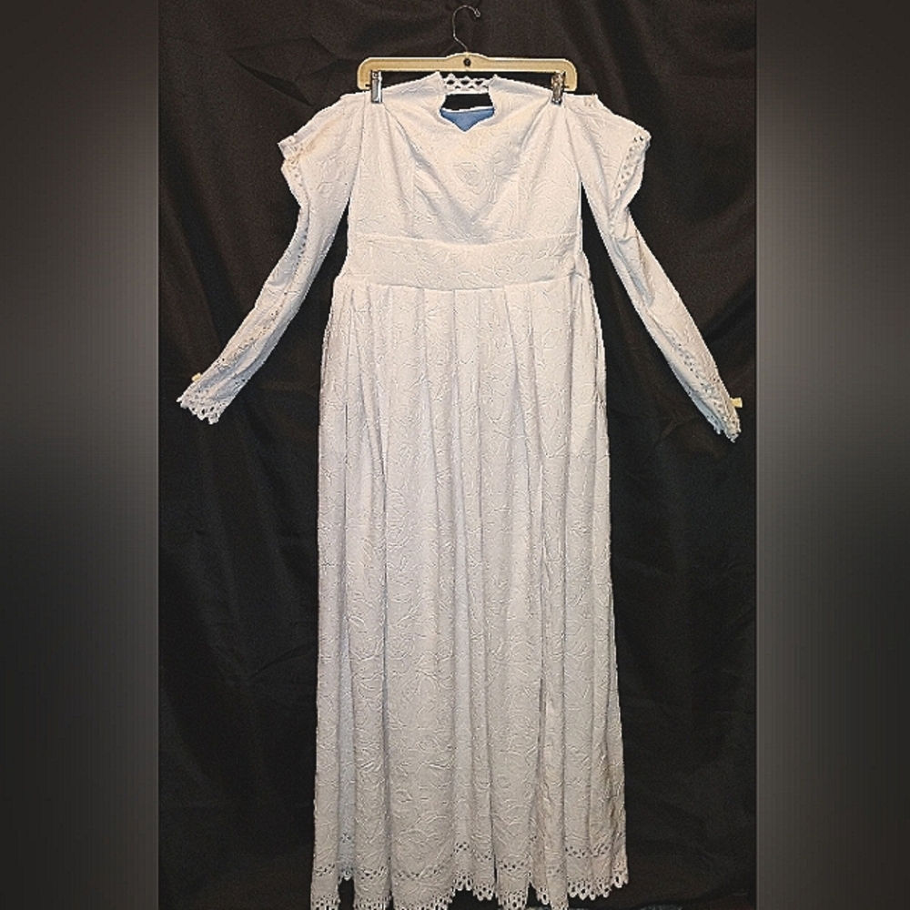 Xfer VTG Off The Shoulder wedding dress - Picture 2 of 13